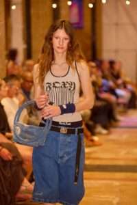 REUTILIZAR ES RESISTIR: EL DENIM NO MUERE, SE TRANSFORMA