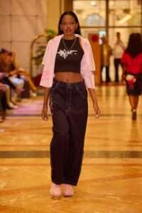 REUTILIZAR ES RESISTIR: EL DENIM NO MUERE, SE TRANSFORMA