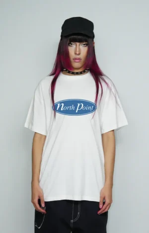 Camiseta North Point Classics, oversized, inspirada en el hip hop americano de los 90, con logotipo discreto en el pecho, manga corta y tejido ligero de algodón, perfecta para un look urbano y vintage