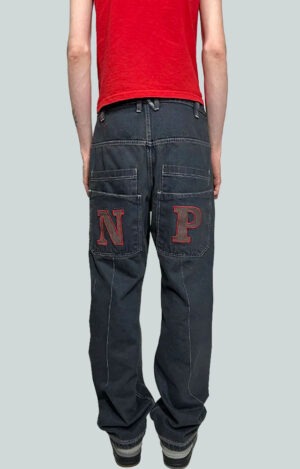 Pantalones baggy North Point NP 1000 burgundy de estilo urban streetwear con inspiración skate hip hop y estética alternativa
