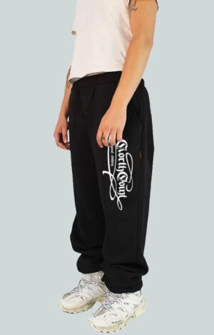 Pantalones cargo plush North Point Norton de estilo urban streetwear con tejido fleece suave y estética skate hip hop