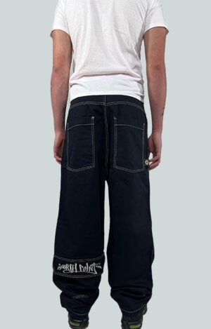 Pantalones baggy North Point Wild style de estilo urban streetwear con inspiración skate hip hop y estética alternativa