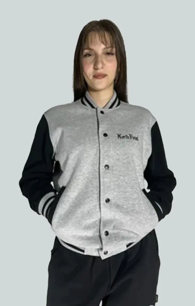 Beisbolera varsity jacket North Point Urban Gothic oversize urban streetwear de alto gramaje con estética graffiti skate hip hop y estilo alternativo