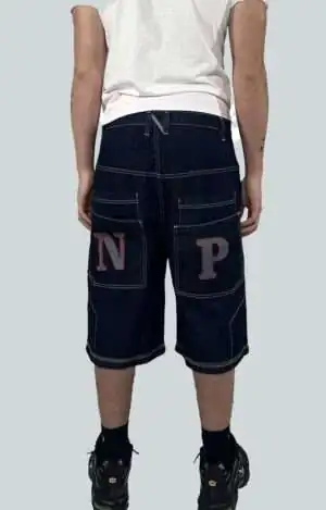North Point NP 1000 baggy shorts urban streetwear de alto gramaje con estética graffiti skate hip hop y estilo alternativo