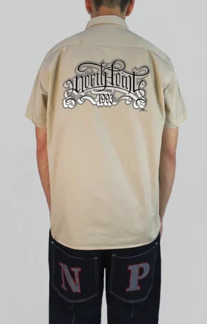 Urban streetwear shirt de algodón y alto gramaje con diseño barroco reinterpretado en clave urbana, estética hip hop y streetwear