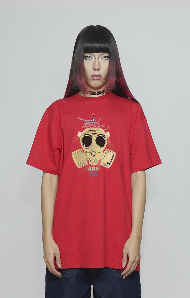 Graphic t-shirt relaxed fit urbana de algodón y alto gramaje con print de máscara contra radiación y sustancias tóxicas, diseño original de streetwear 90s y 2000s