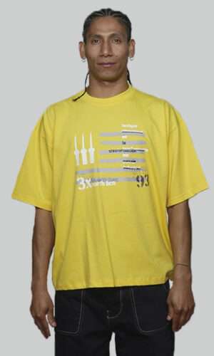 Camisetas oversized North Point inspiradas en las Tres Chimeneas de Sant Adrià, diseño urbano con influencia industrial y estética hip hop noventera