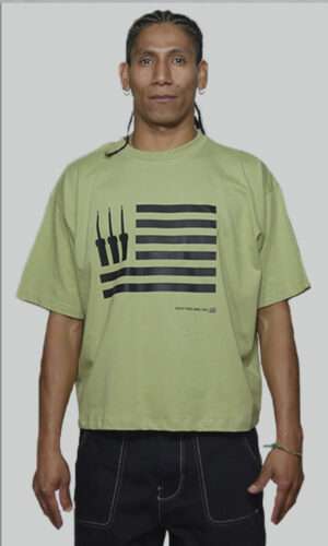 Camisetas oversized North Point inspiradas en las Tres Chimeneas de Sant Adrià, diseño urbano con influencia industrial y estética hip hop noventera